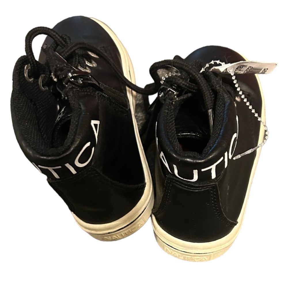Nautica toddler boys breakwharf sneakers in size 9. GUC - Picture 2 of 4